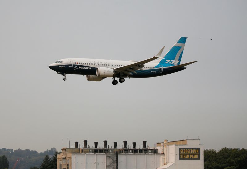 &copy; Reuters. A Boeing 737 MAX aircraft lands during an evaluation flight in Seattle