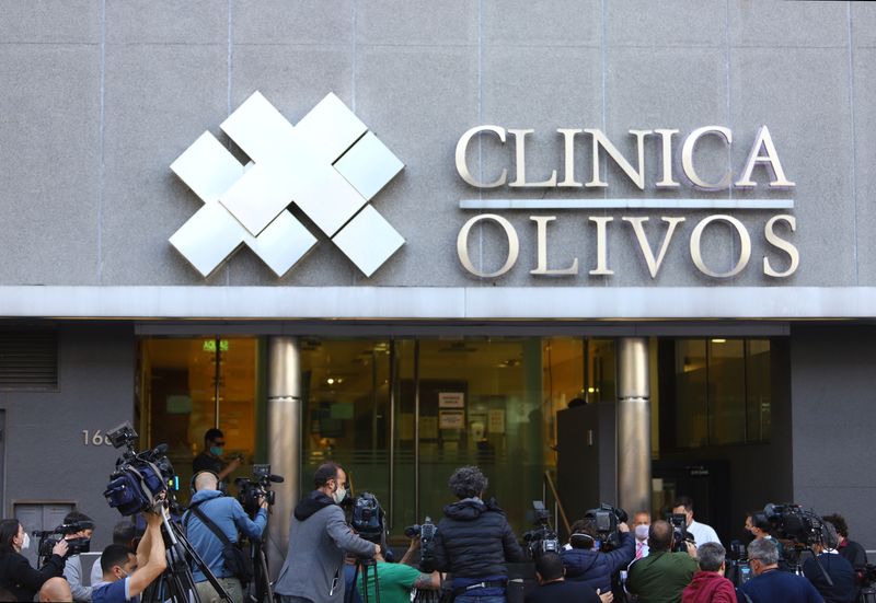 &copy; Reuters. طبيب: مارادونا سيغادر المستشفى خلال أيام