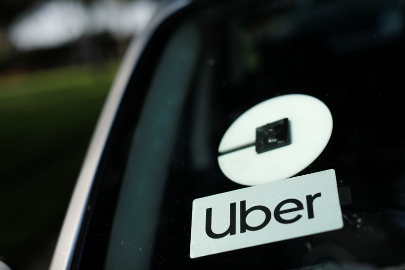 &copy; Reuters. Uber and Lyft drivers demonstrate over basic employee rights in California