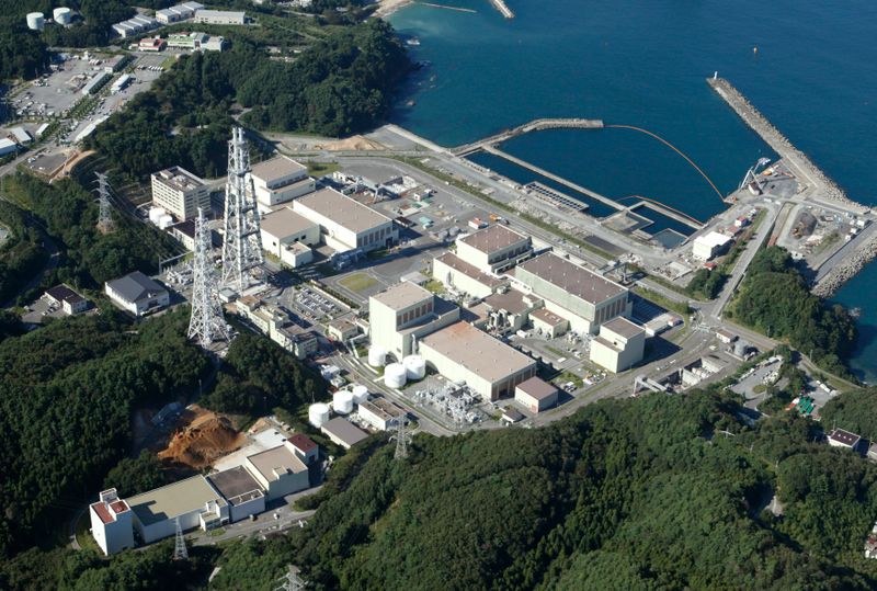 &copy; Reuters. 女川原発2号機再稼働、宮城県知事ら3者会合で地元同意を表明