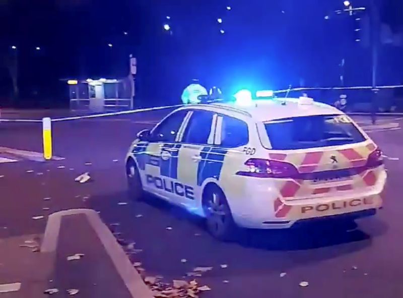 &copy; Reuters. الشرطة البريطانية تحتجز رجلا بعد اقتحام سيارة لمركز شرطة في شمال لندن
