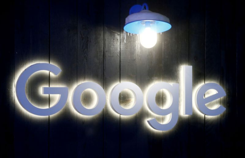 &copy; Reuters. FILE PHOTO: Logo of Google is seen in Davos