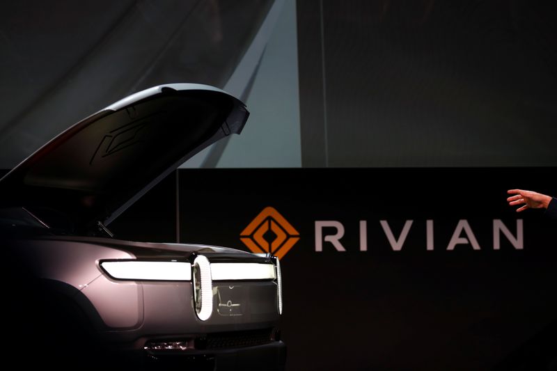 &copy; Reuters. FILE PHOTO: Rivian introduces R1T all-electric pickup truck at LA Auto Show in Los Angeles