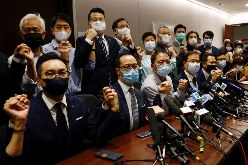 &copy; Reuters. Pan-democratic legislators announce to resign from the Legislative Council, in Hong Kong