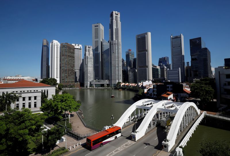 &copy; Reuters. FILE PHOTO: A view of the central business district in Singapore
