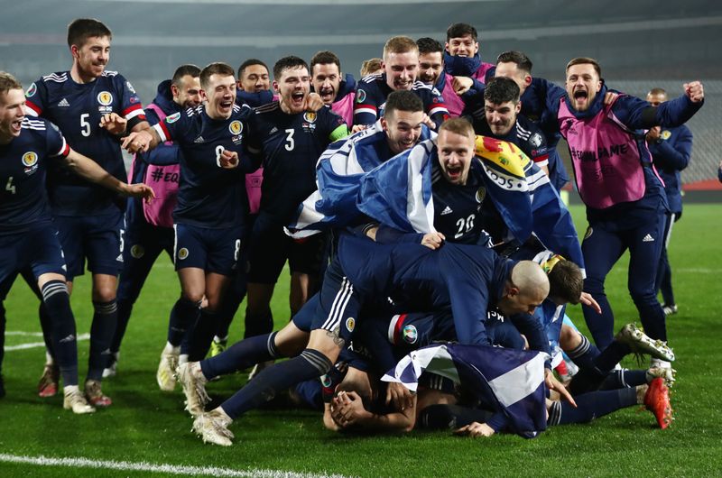 &copy; Reuters. اسكتلندا تهزم صربيا بركلات الترجيح لتتأهل إلى بطولة أوروبا 2020