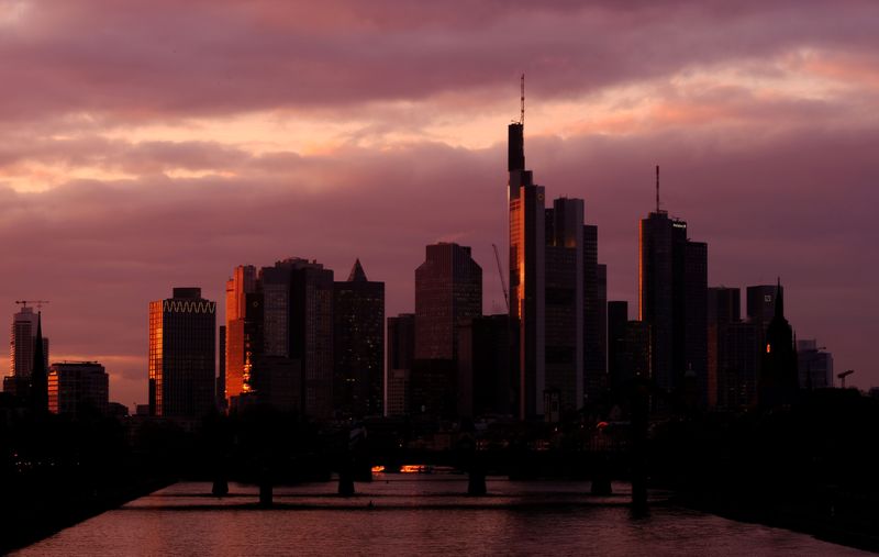 © Reuters. The skyline with its banking district is photographed in Frankfurt