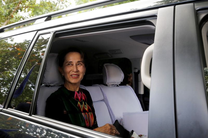&copy; Reuters. حزب زعيمة ميانمار يتعهد بتشكيل حكومة وحدة بعد فوز &quot;ساحق&quot; في الانتخابات