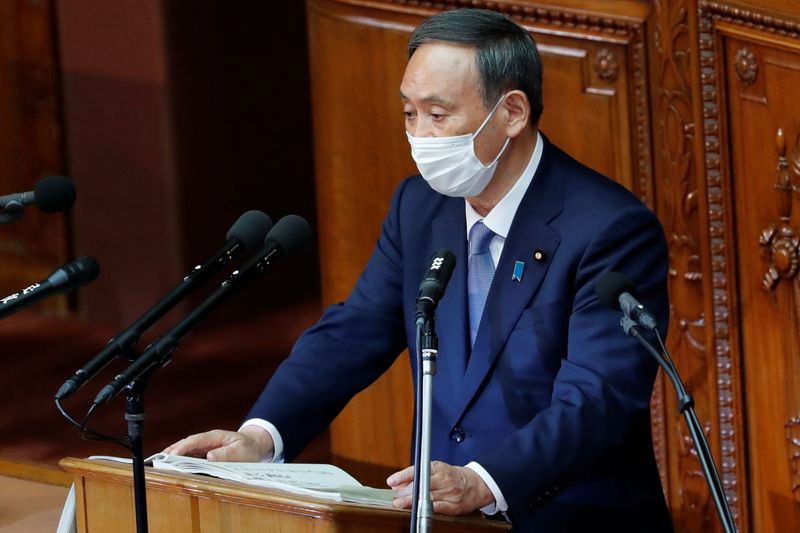 &copy; Reuters. Premiê do Japão, Yoshihide Suga, durante sessão do Parlamento em Tóquio