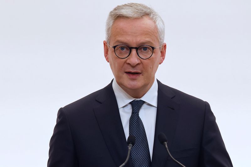 © Reuters. French Economy and Finance Minister Bruno Le Maire speaks during a press conference in Paris