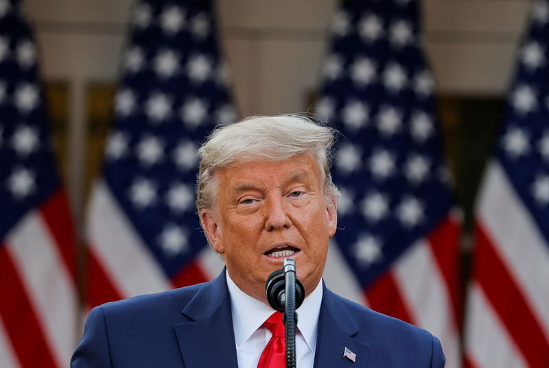 &copy; Reuters. U.S. President Trump delivers update on so-called Operation Warp Speed coronavirus treatment program in televised address from the Rose Garden at the White House in Washington