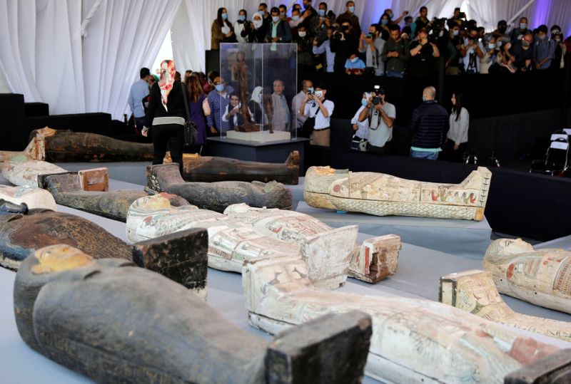 &copy; Reuters. Egyptian antiquities announce details of a 2,500-year-old discovery