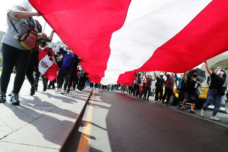 &copy; Reuters. Peruvians protest against the decision of Congress to remove former President Martin Vizcarra, in Lima