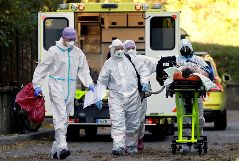 &copy; Reuters. FILE PHOTO: Coronavirus disease (COVID-19) outbreak in Prague