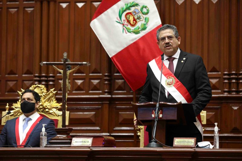&copy; Reuters. رئيس بيرو المؤقت مانويل ميرينو يعلن استقالته بعد احتجاجات دامية