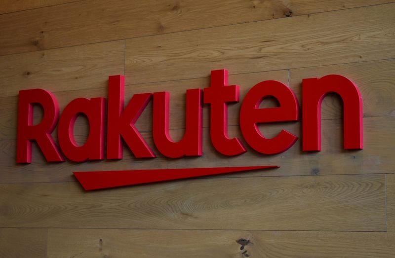 © Reuters. The logo of Rakuten is pictured at the headquarters of Rakuten in Tokyo