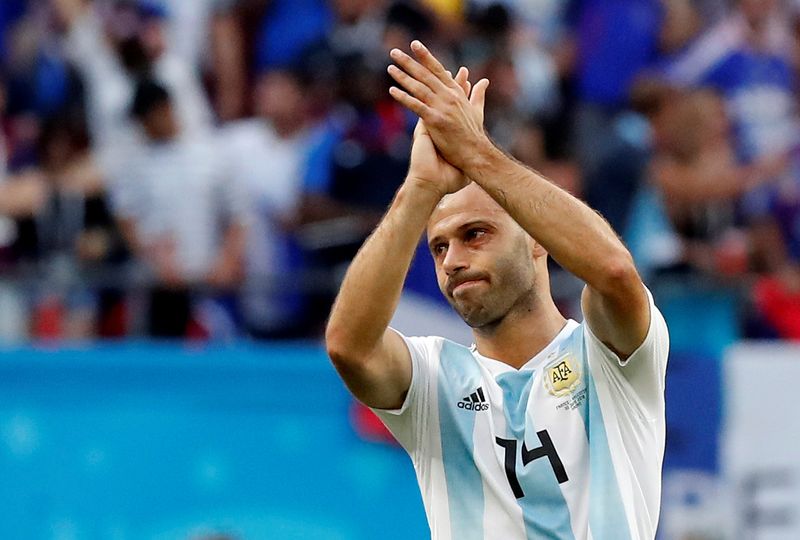 © Reuters. الأرجنتيني ماسكيرانو يعتزل كرة القدم وعمره 36 عاما