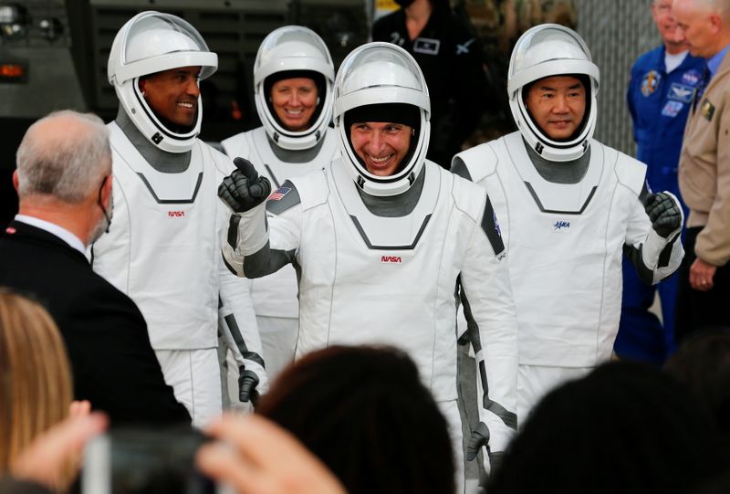 &copy; Reuters. 米スペースＸの宇宙船が打ち上げ成功、野口さんら4人搭乗