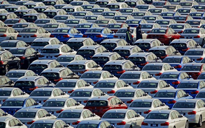&copy; Reuters. FILE PHOTO: BMW cars are seen at the automobile terminal in the port of Dalian