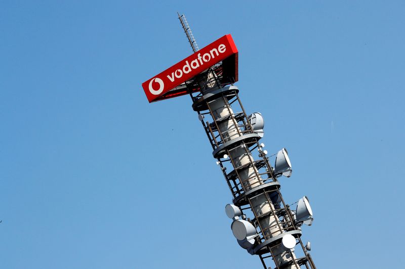 © Reuters. Different types of 4G, 5G and data radio relay antennas for mobile phone networks are pictured on a relay mast operated by Vodafone in Berlin