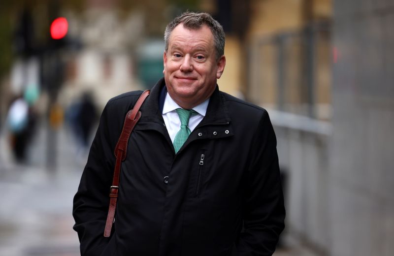 © Reuters. FOTO DE ARCHIVO: El negociador jefe de Reino Unido para el Brexit, David Frost, camina en Londres, Reino Unido, el 13 de noviembre de 2020