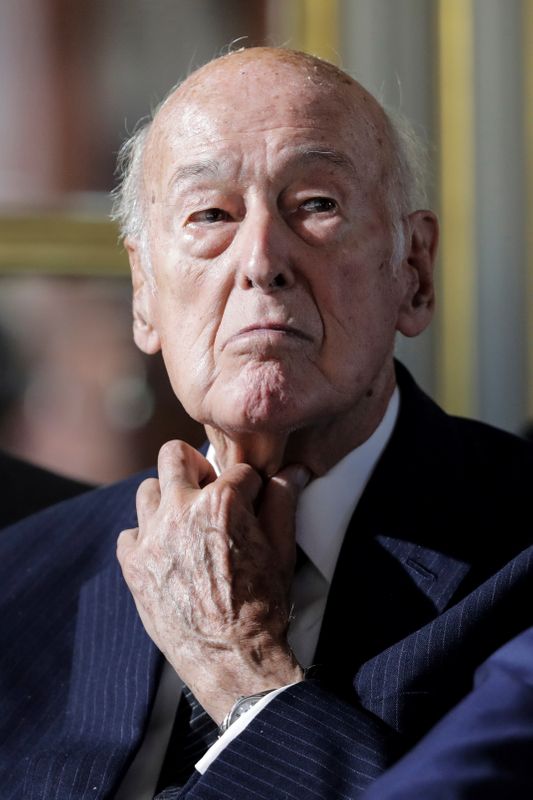 &copy; Reuters. وسائل إعلام: نقل الرئيس الفرنسي السابق جيسكار ديستان للمستشفى