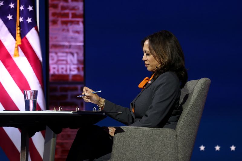 &copy; Reuters. U.S. President-elect Biden and Vice President-elect Harris meet with members of transition coronavirus advisory board in Wilmington, Delaware