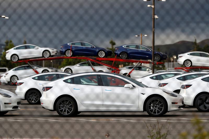 © Reuters. FILE PHOTO: Tesla's primary vehicle factory reopens in Fremont