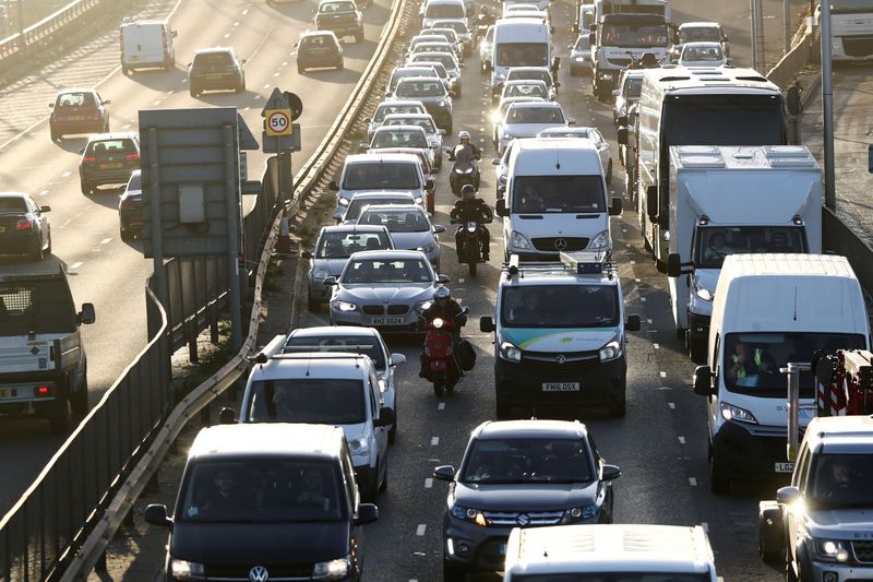 &copy; Reuters. Trânsito de veículos em túnel de Londres