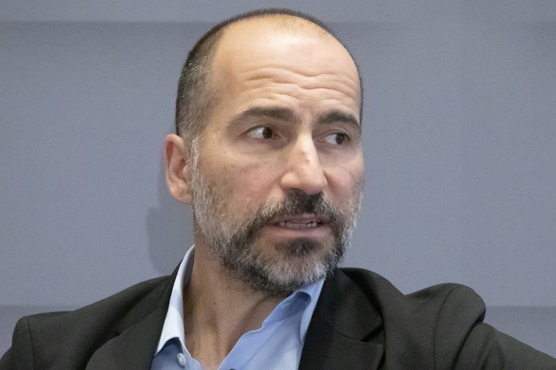 &copy; Reuters. FILE PHOTO: Uber CEO Dara Khosrowshahi speaks during a meeting with the Economic Club of New York in New York City