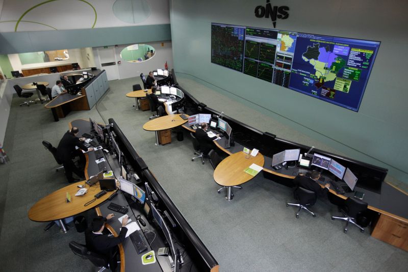 © Reuters. Sala de monitoramento do Operador Nacional do Sistema (ONS), em Brasília