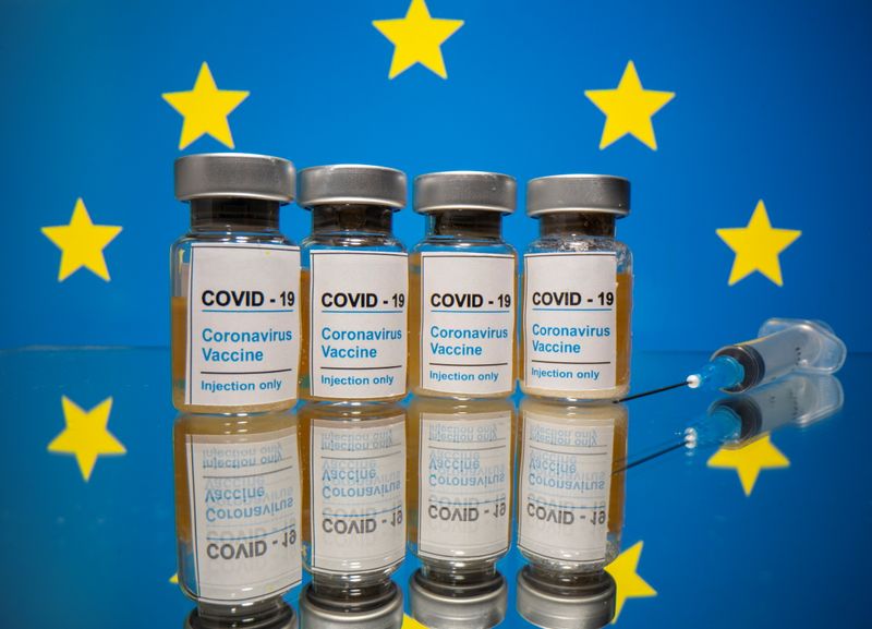 © Reuters. L'UE POURRAIT PAYER PLUS DE 10 MILLIARDS D'EUROS POUR LES VACCINS PFIZER ET CUREVAC