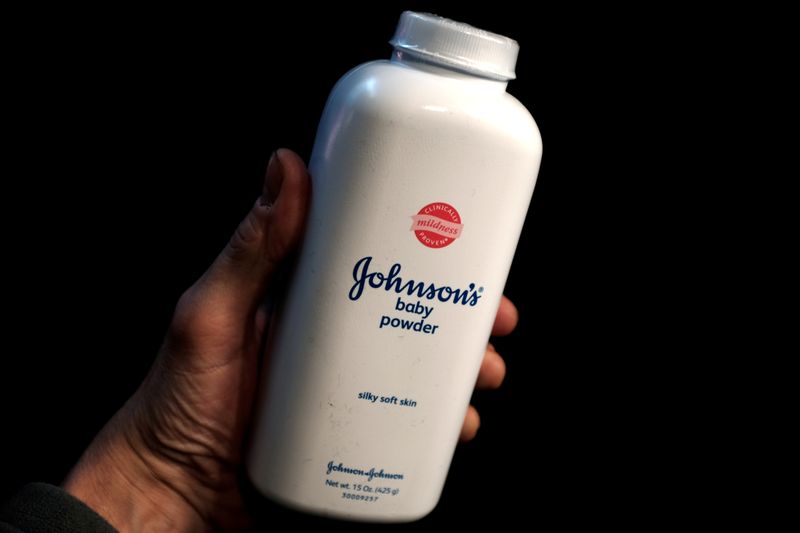 &copy; Reuters. A bottle of Johnson&apos;s Baby Powder is seen in a photo illustration taken in New York