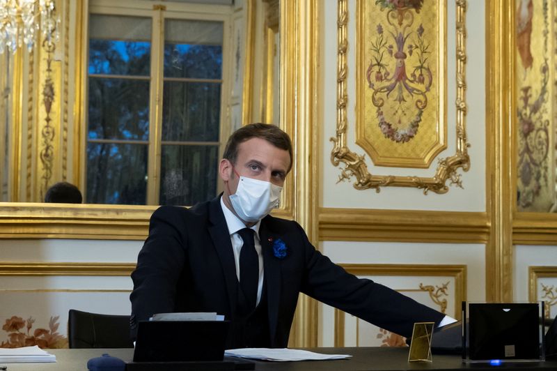 &copy; Reuters. CORONAVIRUS: EMMANUEL MACRON S&apos;EXPRIMERA MARDI À 20H00