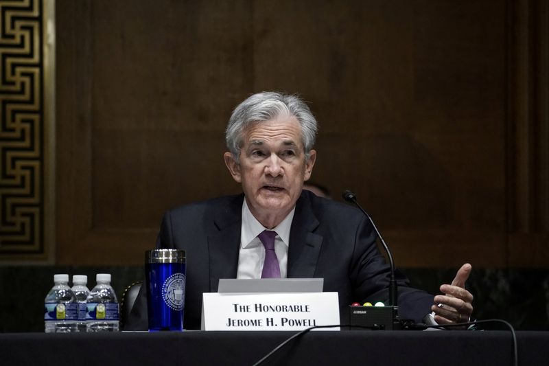 &copy; Reuters. FILE PHOTO: Senate&apos;s Committee on Banking, Housing, and Urban Affairs hearing