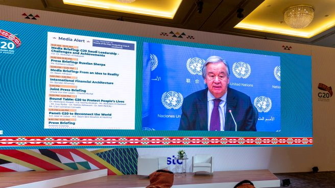 © Reuters. United Nation Secretary General, Antonio Guterres, conducts virtual press briefing from his office in New York ahead of the annual G20 Summit World Leaders to take place in Riyadh, Saudi Arabia