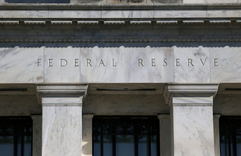 © Reuters. FILE PHOTO: Federal Reserve Board building on Constitution Avenue is pictured in Washington