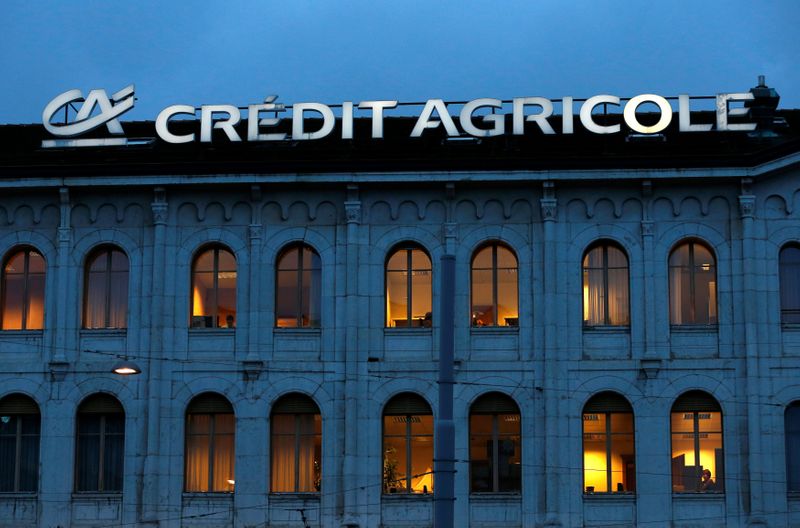 &copy; Reuters. Insegna di Credit Agricole sull&apos;edificio della banca a Ginevra