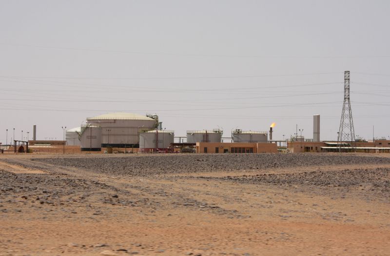 &copy; Reuters. Foto de archivo ilustrativa del campo petrolero El Feel en Libia