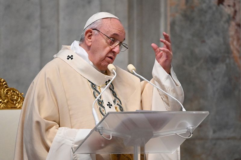 &copy; Reuters. Pope Francis celebrates a Mass as part of World Youth Day