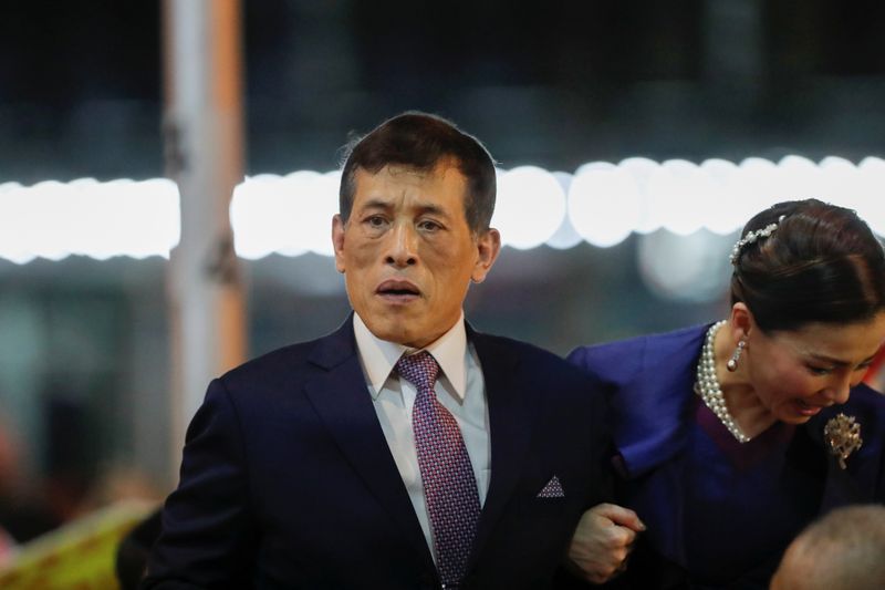 &copy; Reuters. Thailand&apos;s King Maha Vajiralongkorn and Queen Suthida inaugurate a new subway station in Bangkok