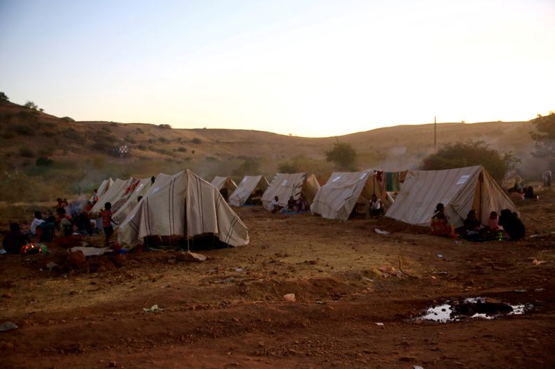 © Reuters. FILE PHOTO: Tents belonging to Ethiopian refugees fleeing from the ongoing fighting in Tigray region, are seen at the Um-Rakoba camp, on the Sudan-Ethiopia border, in the Al-Qadarif state