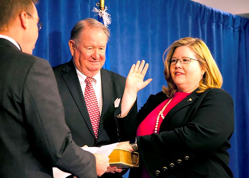 © Reuters. FILE PHOTO: U.S. General Services Administration Administrator Emily W. Murphy sworn in Washington