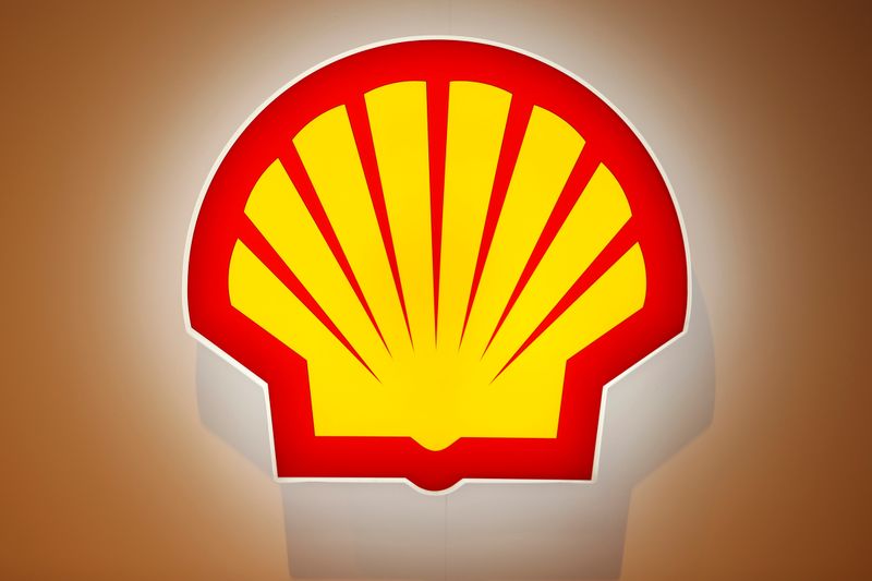&copy; Reuters. FILE PHOTO: The logo of Shell is pictured at the 26th World Gas Conference in Paris
