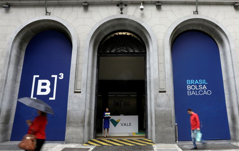 &copy; Reuters. Imagen de archivo del logo de la minera brasileña Vale S.A. en la entrada principal de B3 antes de la ceremonia de inclusión de la compañía en el segmento Novo Mercado de B3 en Sao Paulo