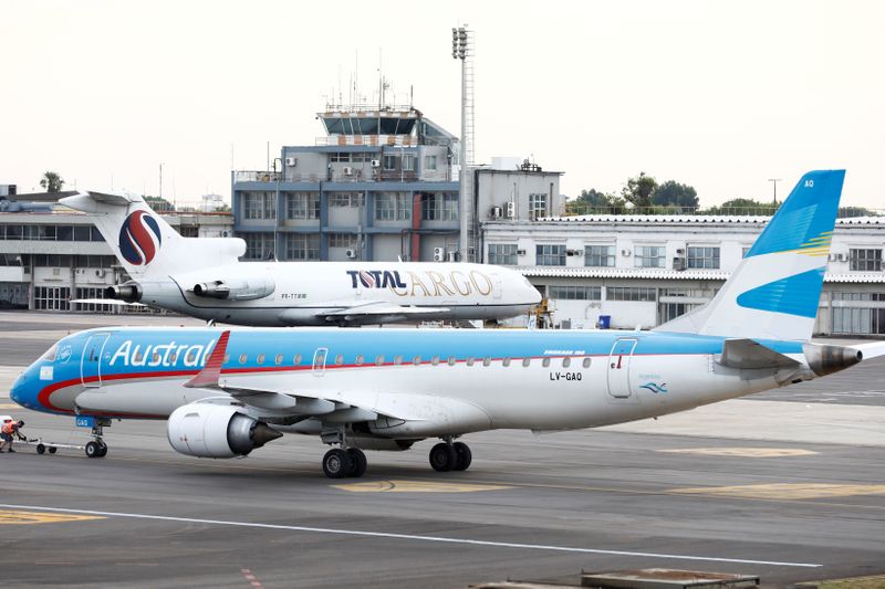 &copy; Reuters. Foto ilustrativa del miércoles de aviones en el Aeropuerto Internacional Salgado Filho de Porto Alegre