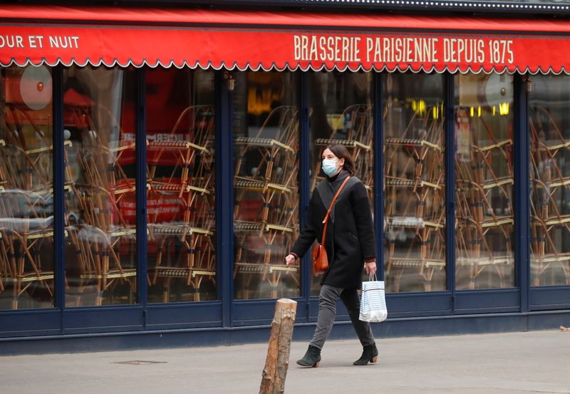 &copy; Reuters. CORONAVIRUS: PLUS DE 13.500 CAS SUPPLÉMENTAIRES EN FRANCE EN 24 HEURES