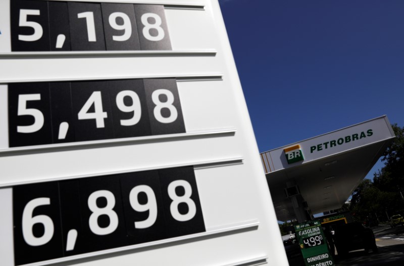 &copy; Reuters. Preços de combustíveis em posto no Rio de Janeiro (RJ)