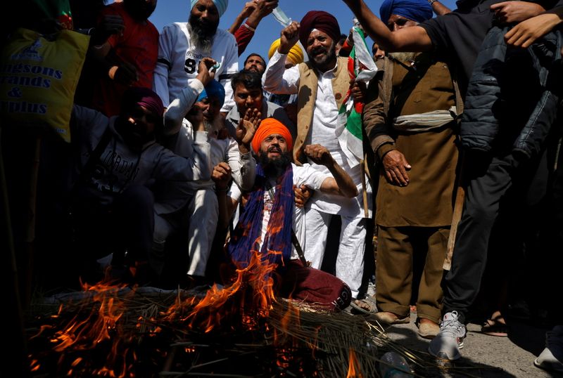 &copy; Reuters. Protest against newly passed farm bills near Delhi