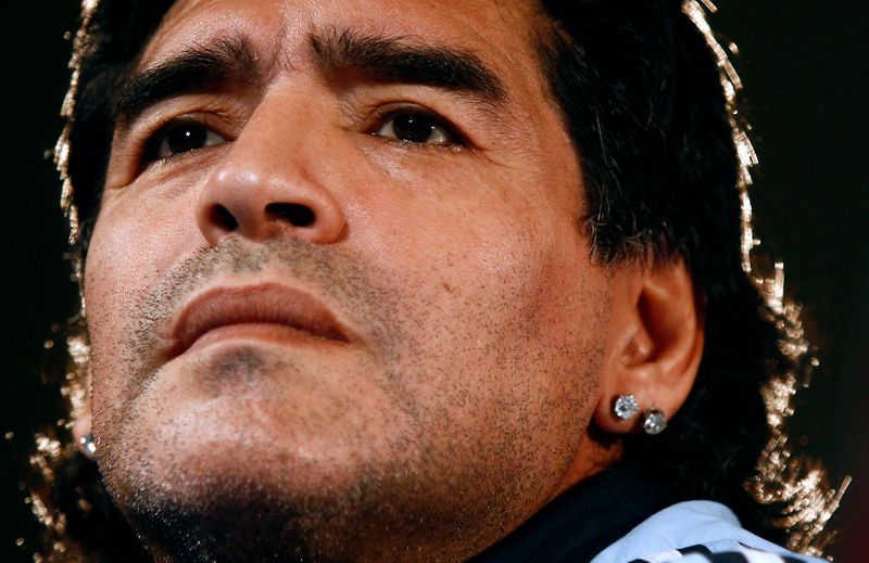 &copy; Reuters. Argentina&apos;s soccer team head coach Maradona attends a news conference in Marseille